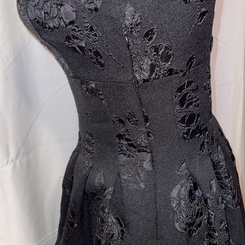 ELLE BLACK DRESS - Picture 3 of 5